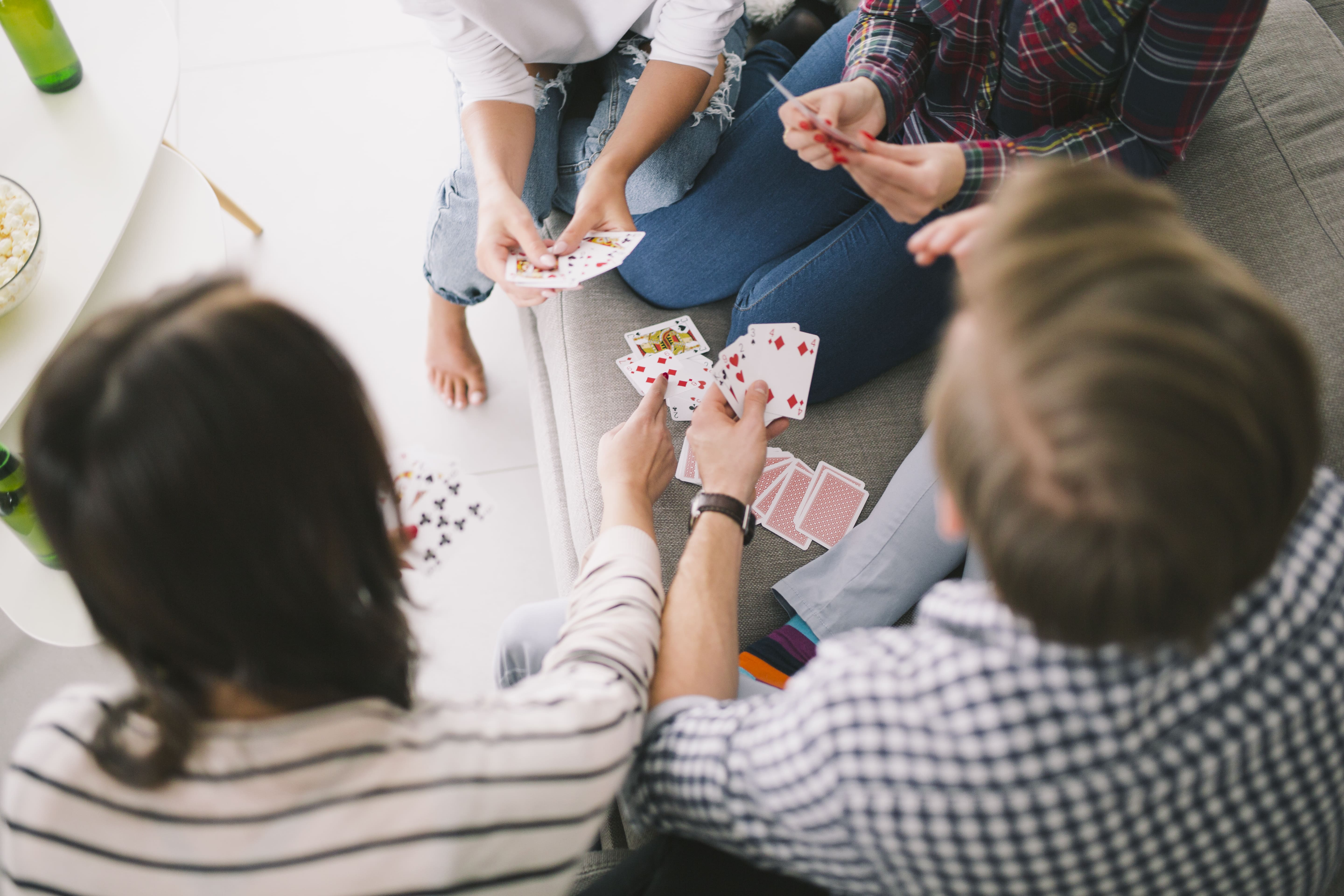 Disfrute deste dia com os seus amigos e jogue uma partida!